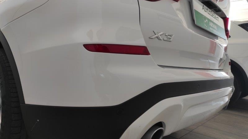 BMW X3        (G01/F97) X3 sDrive18d Business Advantage Aut. - Cozzi
