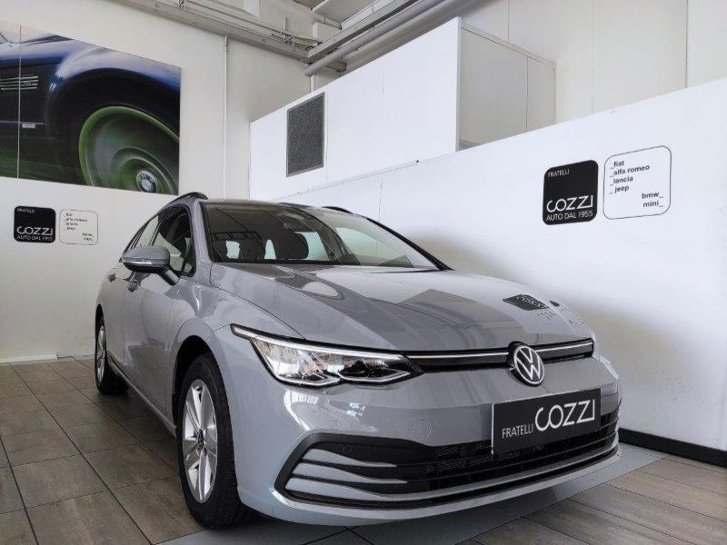 VOLKSWAGEN Golf 8ª serie Golf Variant 1.0 eTSI EVO DSG Life - Cozzi