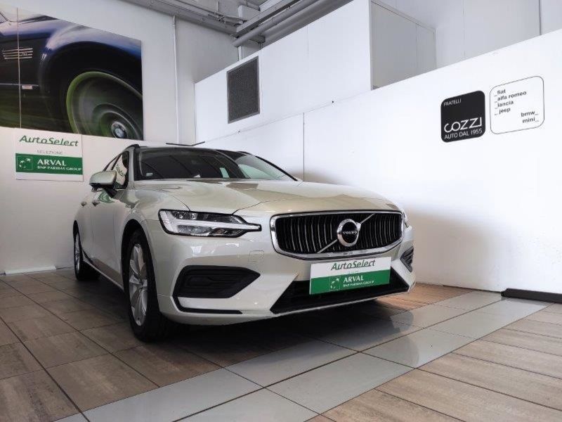 VOLVO V60 (2018-->) V60 D4 AWD Geartronic Momentum - Cozzi