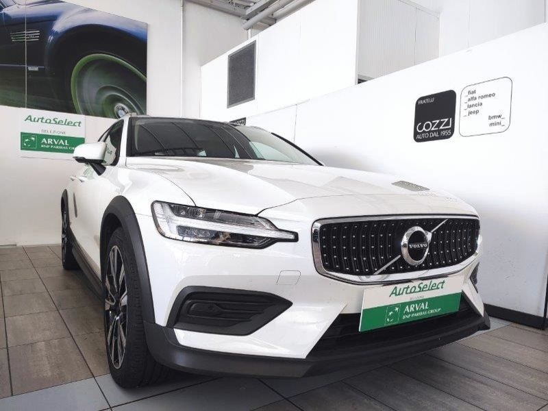 VOLVO V60 CC (2018-->) V60 Cross Country D4 AWD Geartronic Business Plus - Cozzi