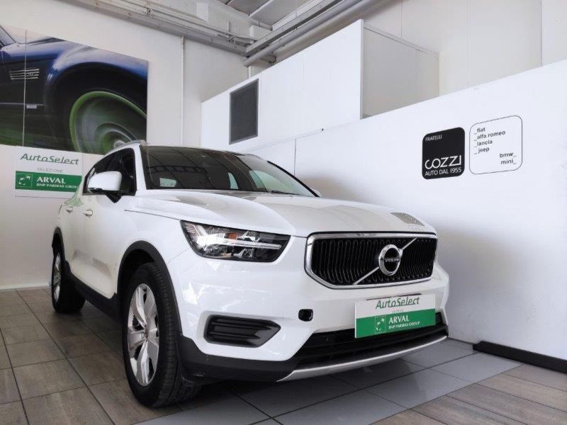 VOLVO XC40 (2017-->) XC40 D3 Geartronic Momentum - Cozzi