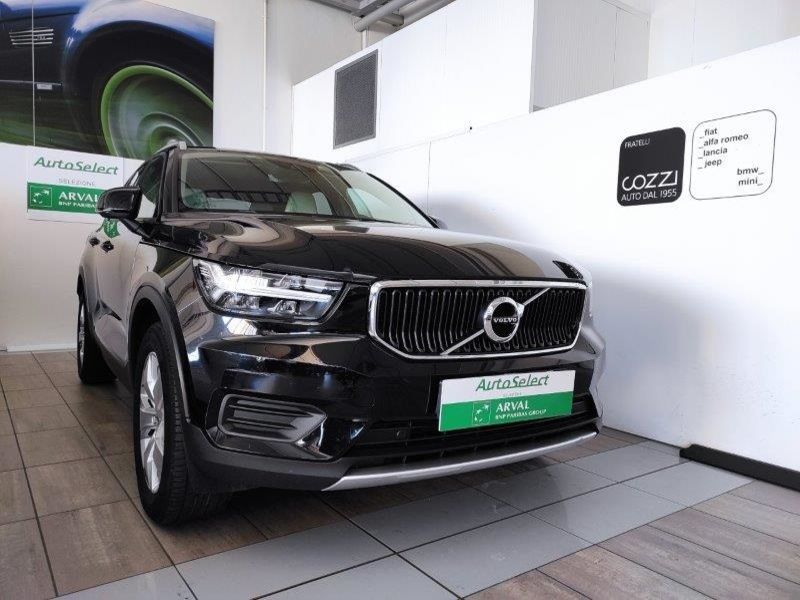 VOLVO XC40 (2017-->) XC40 T3 Momentum - Cozzi